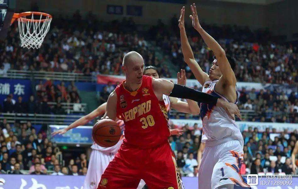 开云体育中国-DFM险胜BRO，CoreJJ单局斩获MVP激烈交锋全球总决赛，锁定晋级资格