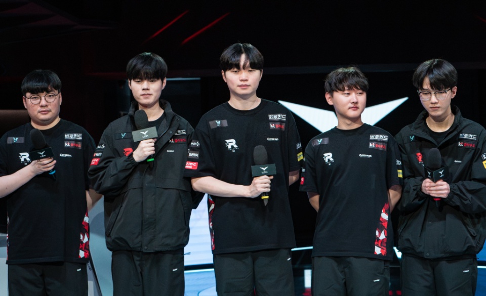 G2绝杀KT，Faker完成史诗逆转强强对话全球总决赛，成为赛场最大亮点