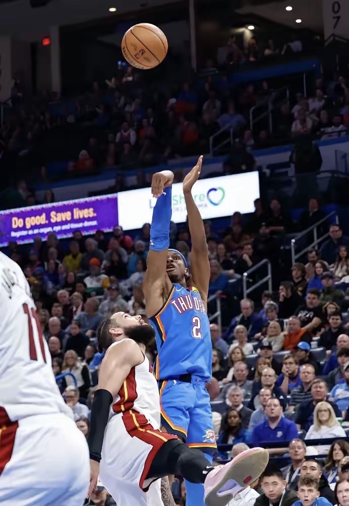 开云体育下载-球星爆发！NBA赛场再现神级操作的简单介绍