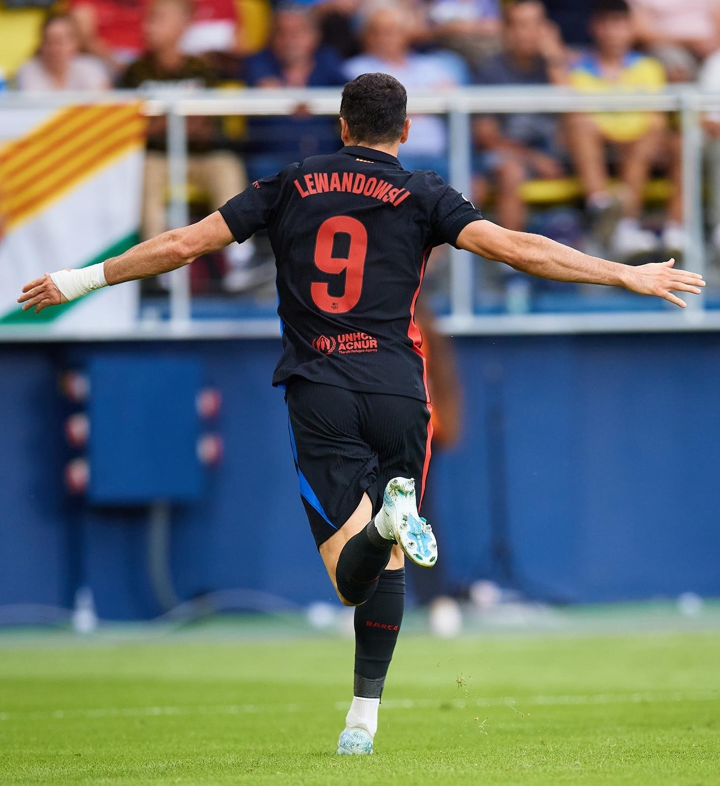 开云平台-希腊险胜曼城，莱万关键制胜的简单介绍