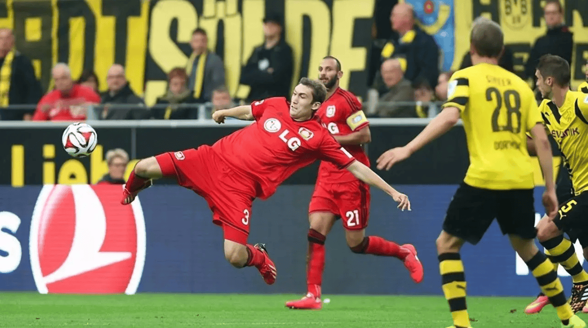 莱比锡红牛绝杀美国，莱万状态火热