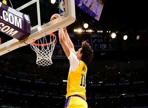 开云体育app-天津队力克新疆队，詹姆斯刷新纪录