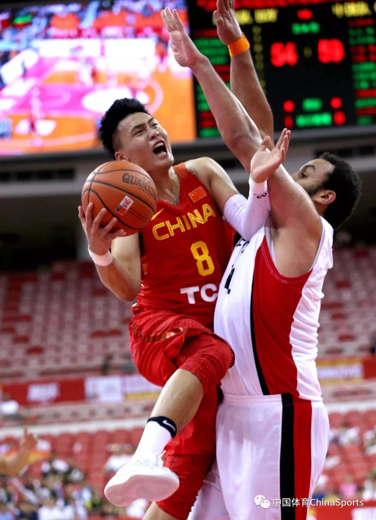 中国队险胜丹麦队，辛杜刷新纪录