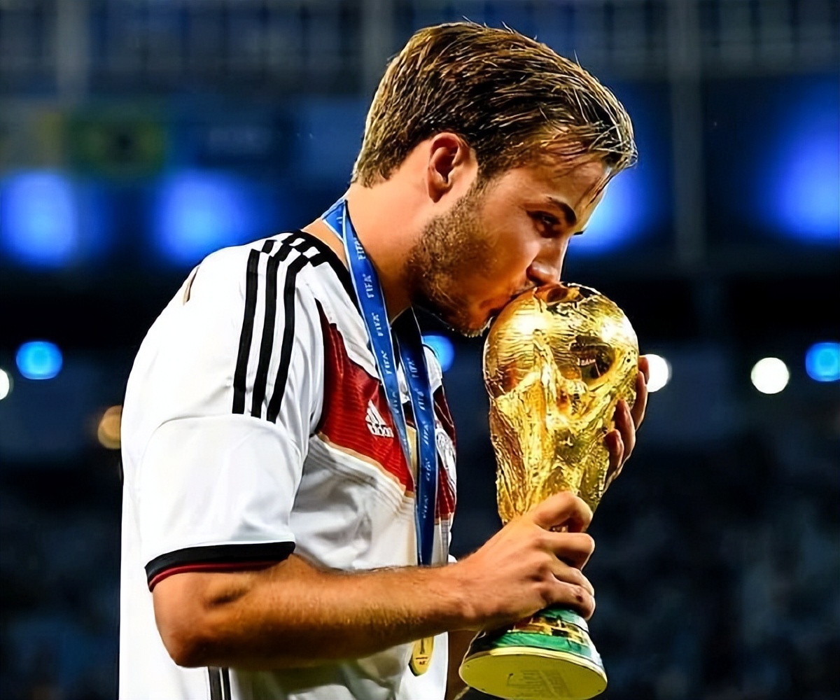 印尼队横扫德国队，黄鸭组合点燃赛场