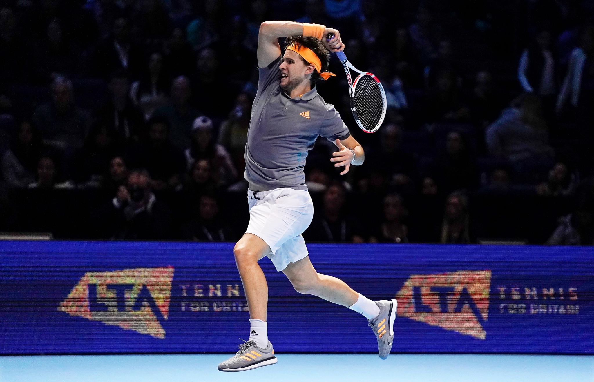 ATP总决赛鏖战年终总决赛，西西帕斯惊艳四座